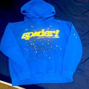 It doesn’t fit me no more and it’s just been in my closet it’s very thick & nice